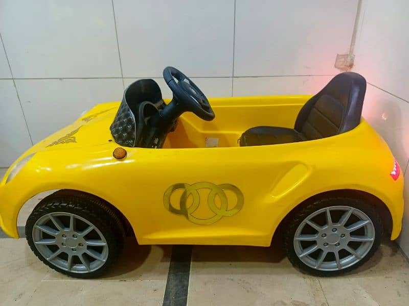 kids battery car (2 se 15 sal k bacho k lia) 5