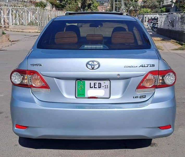 Toyota Corolla Altis 2013 SR full option 1