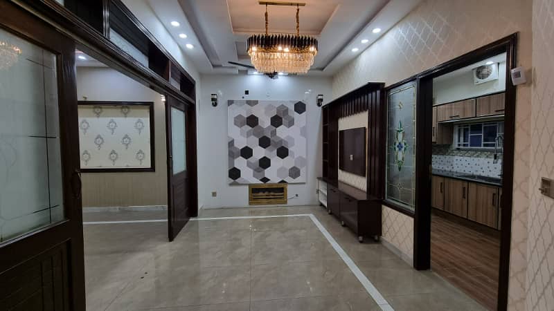 5.33 Marla Modern Luxury Home in Bahria Town 4