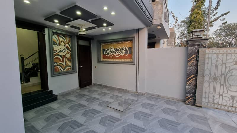 5.33 Marla Modern Luxury Home in Bahria Town 8