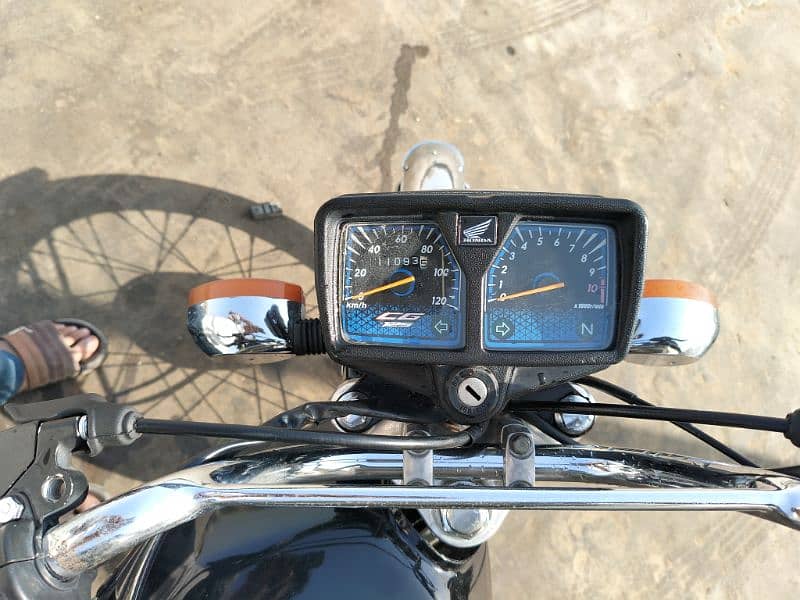 honda CG 125 2024 karachi num 4