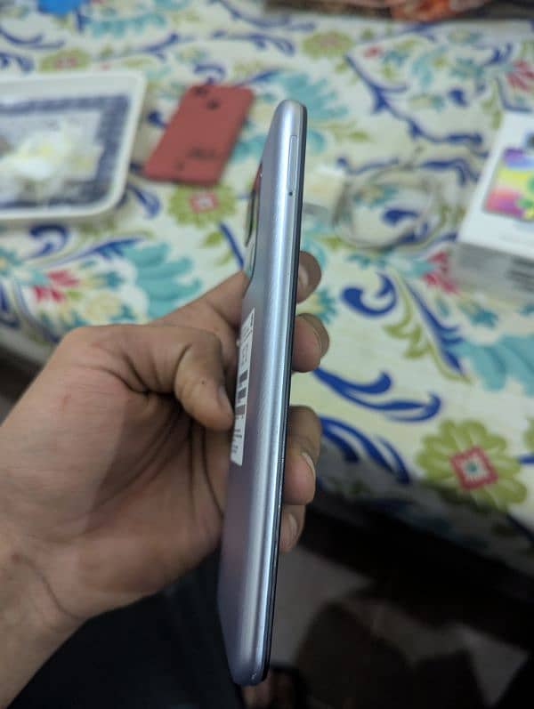 Redmi 10A single hand use 9/10 condition 3