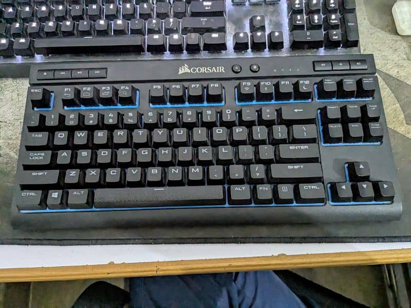 Corsair k63 wireless gaming keyboard 0