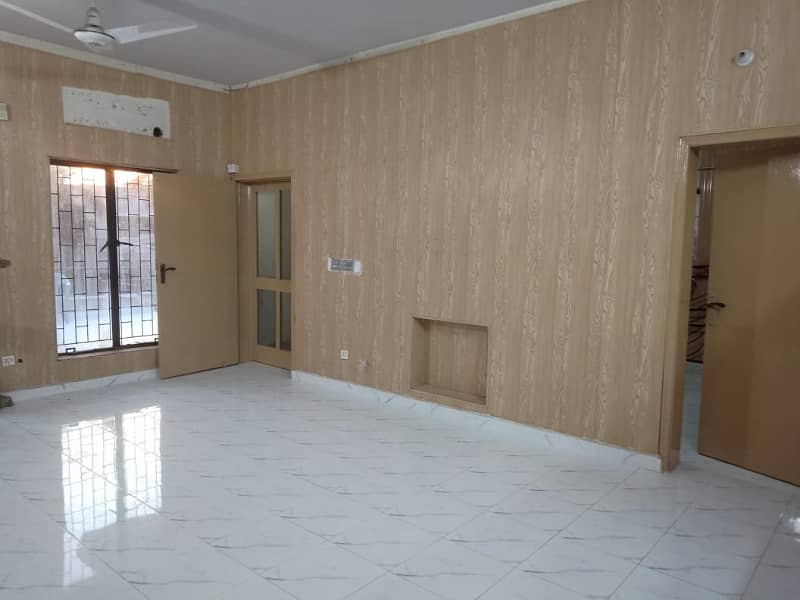 1 Kanal Upper Portion Separate Entrance House For Rent in M Block Phase 1 DHA Lahore 1