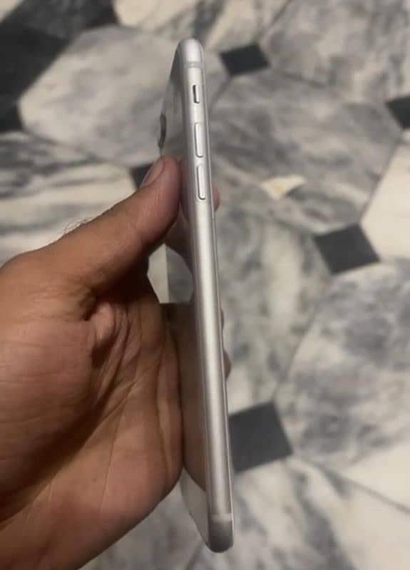 i phone 8 plus All ok Mobile ha Pta ha battery helt 84. Rate 38 hazar 6