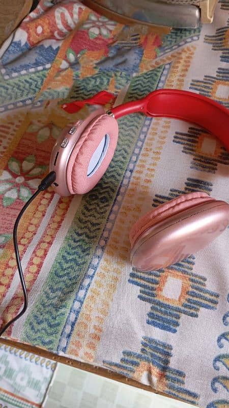 P9 Wireless headphones 1