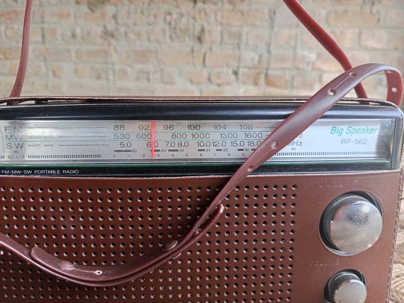 radio Panasonic 562 5