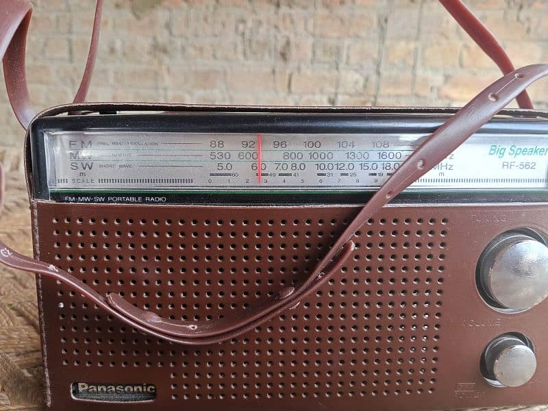 radio Panasonic 562 7