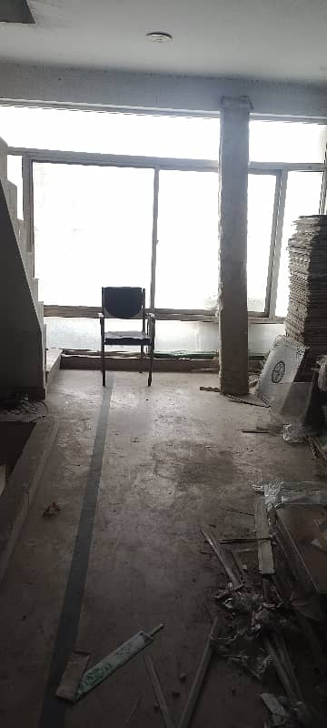 2.5 Marlas upper commercial portion/room Near Mor Samanabad Multan Road 6