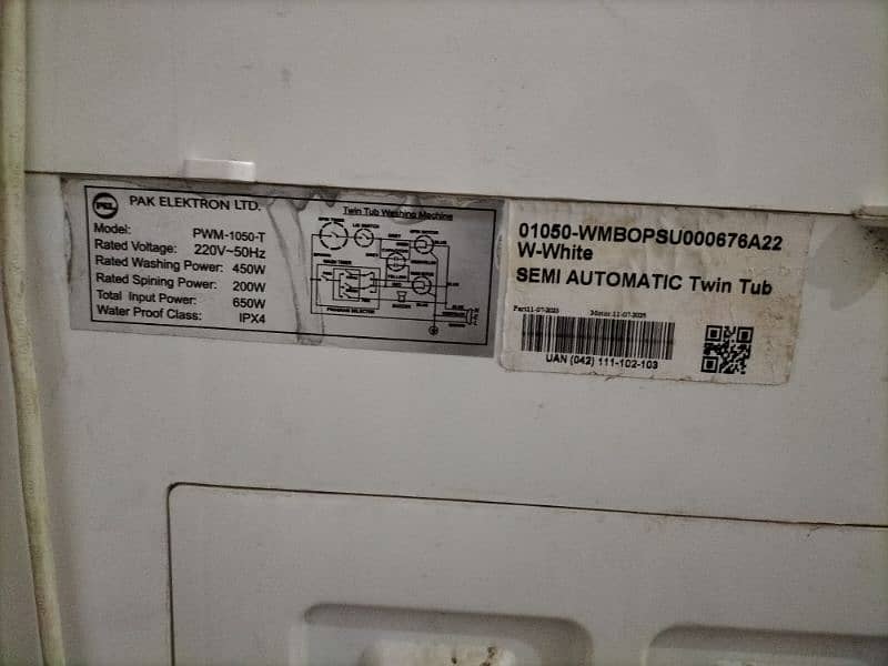 semi-automatic twin tub washing machine, model PWM-1050T. 3