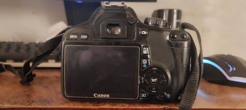 DSLR 550D used in one hard all ok with 64gb card orbattery or charger 0