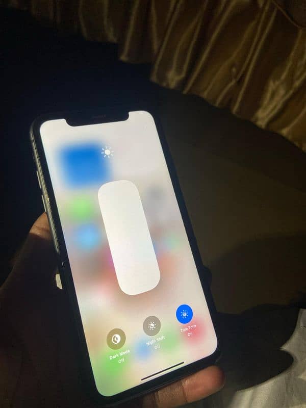 iPhone xr 4