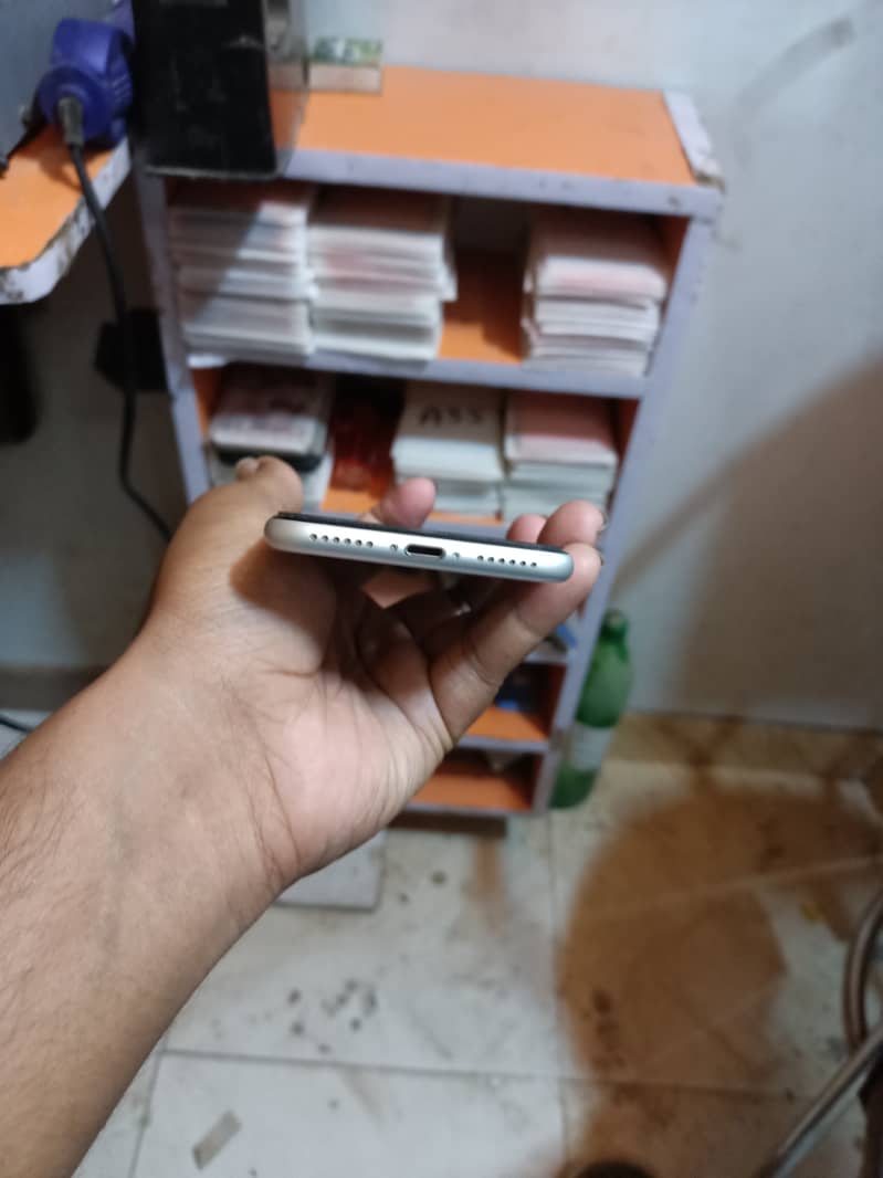 Non pta 128GB True tone on battery health 82 3