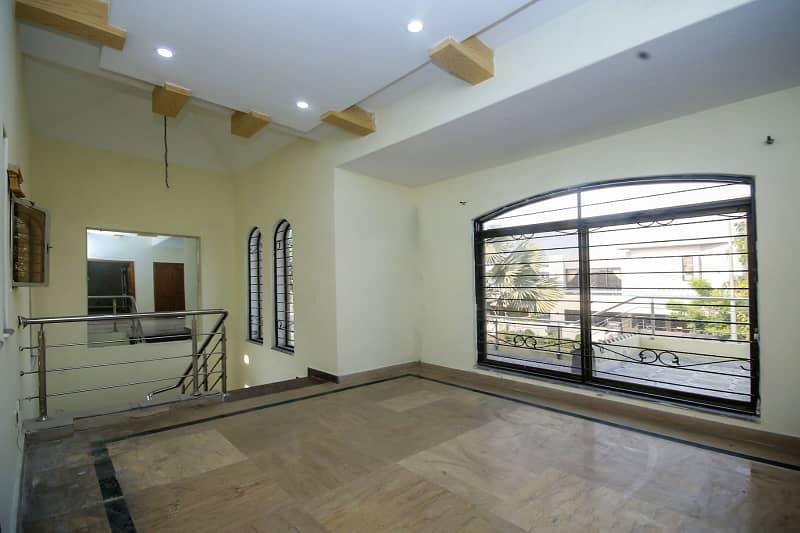 1 Kanal Upper Portion Like Brand New House For Rent in J Block Phase 5 DHA Lahore 2