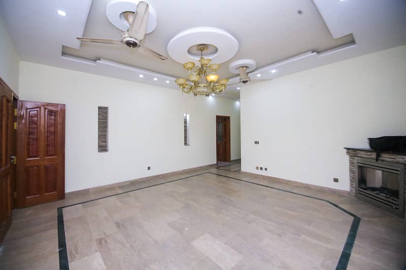 1 Kanal Upper Portion Like Brand New House For Rent in J Block Phase 5 DHA Lahore 4