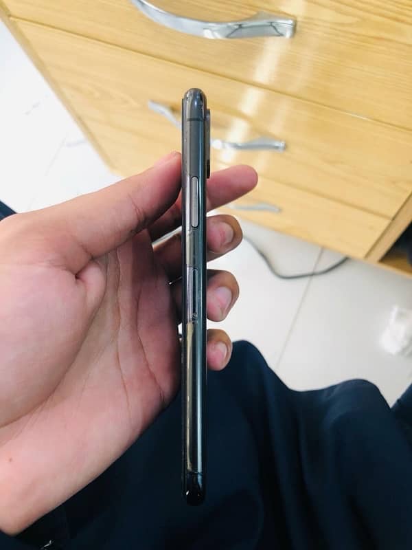 Iphone Xs 4