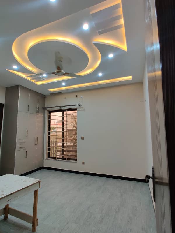 BRAND NEW CORNER 19 MARLA UPPER PORTION AVAILABLE FOR RENT WITH SAPERT GATE 2