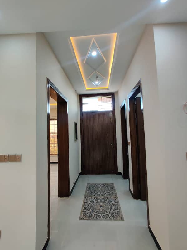 BRAND NEW CORNER 19 MARLA UPPER PORTION AVAILABLE FOR RENT WITH SAPERT GATE 20