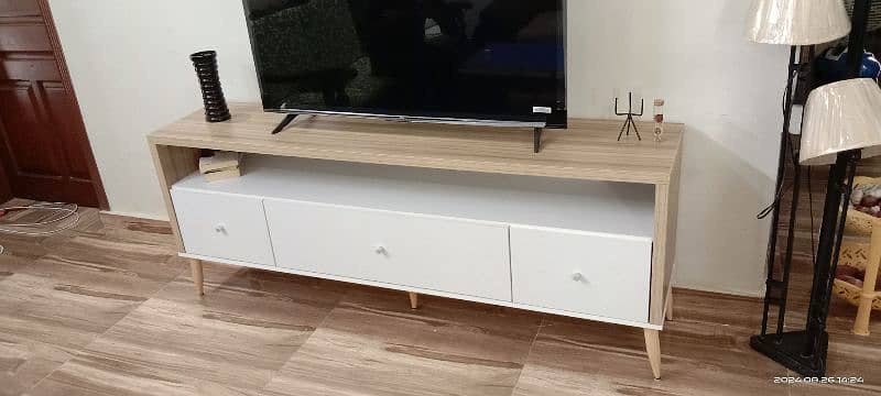 Tv rack/ LED Console 2