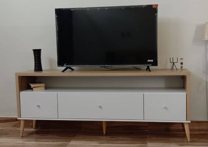 Tv rack/ LED Console 13