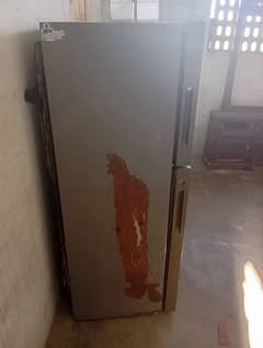 haier ki fridge hai urgent sale krni hai