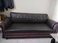 5 seater leather sofa in very good condition