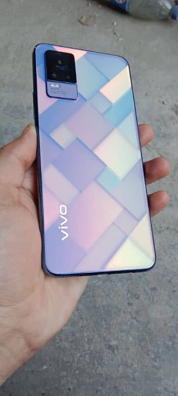 VIVO V21E 4