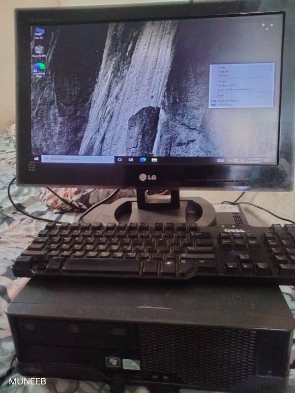 COMPUTER WITH LCD AND ALL ACCESSIONS 2