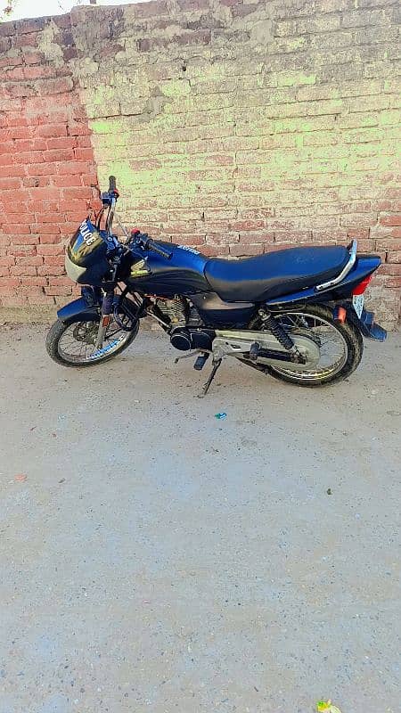 Honda Deluxe 125 genone Bike ( File missing ) 5