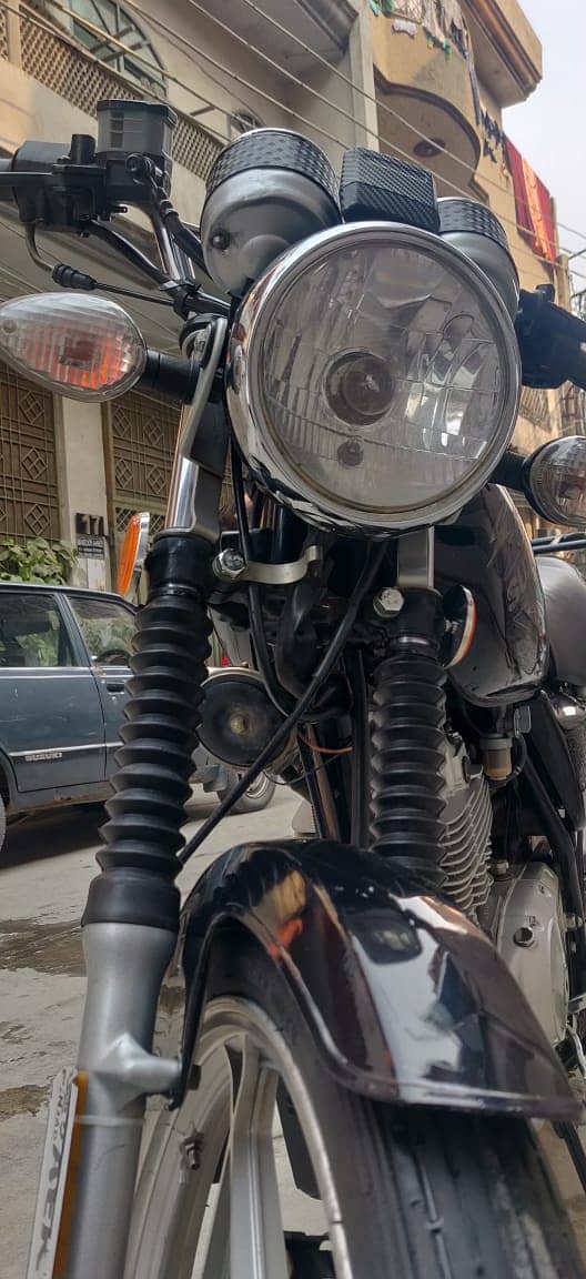 Suzuki GS 150 | Model 2021 | First Hand | First Owner | Lahore Number 5