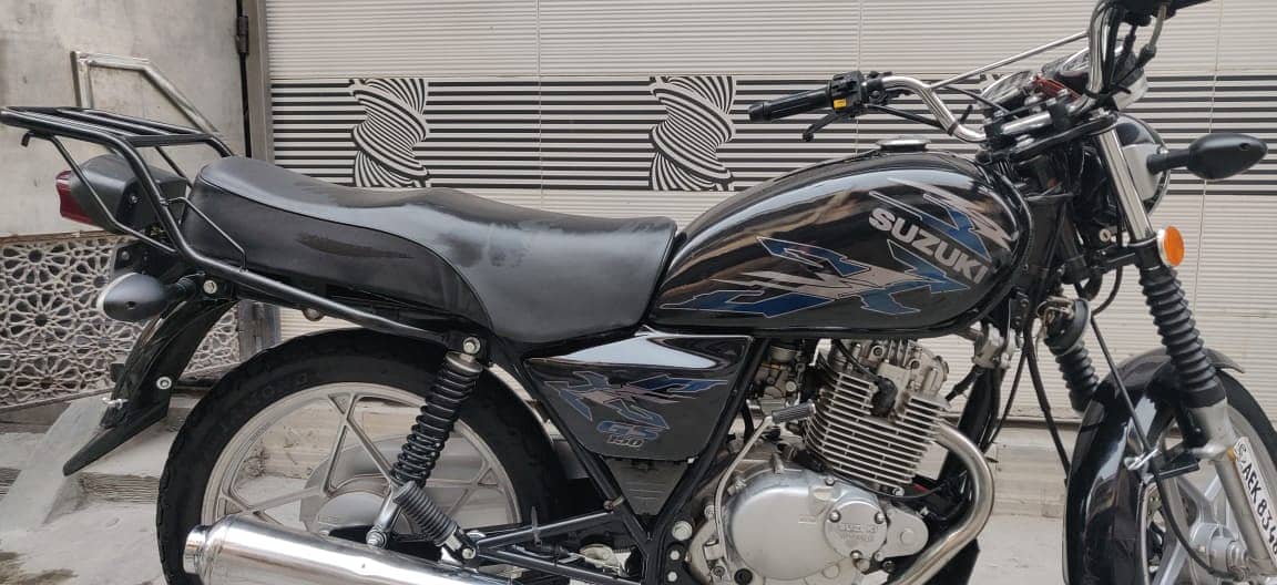 Suzuki GS 150 | Model 2021 | First Hand | First Owner | Lahore Number 10