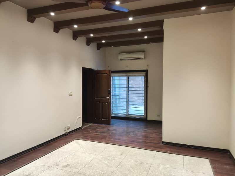 3 Kanal Spacious And Elegantly House For Rent 5