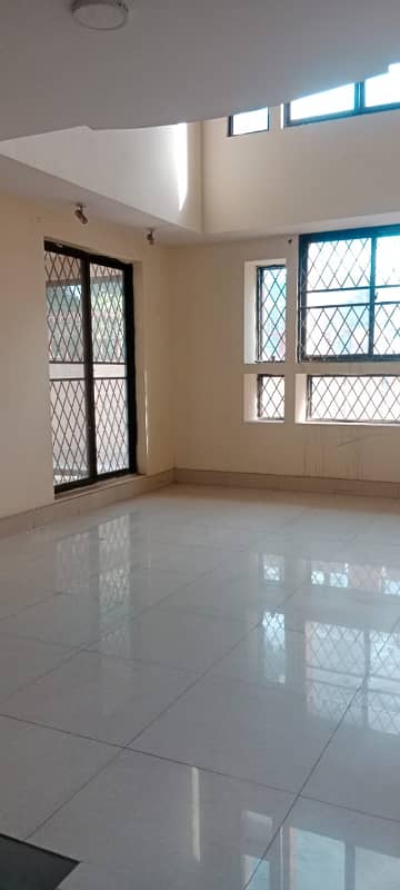 1 Kanal Beautiful Full House Available for Rent in X Block Phase 3 DHA Lahore 9