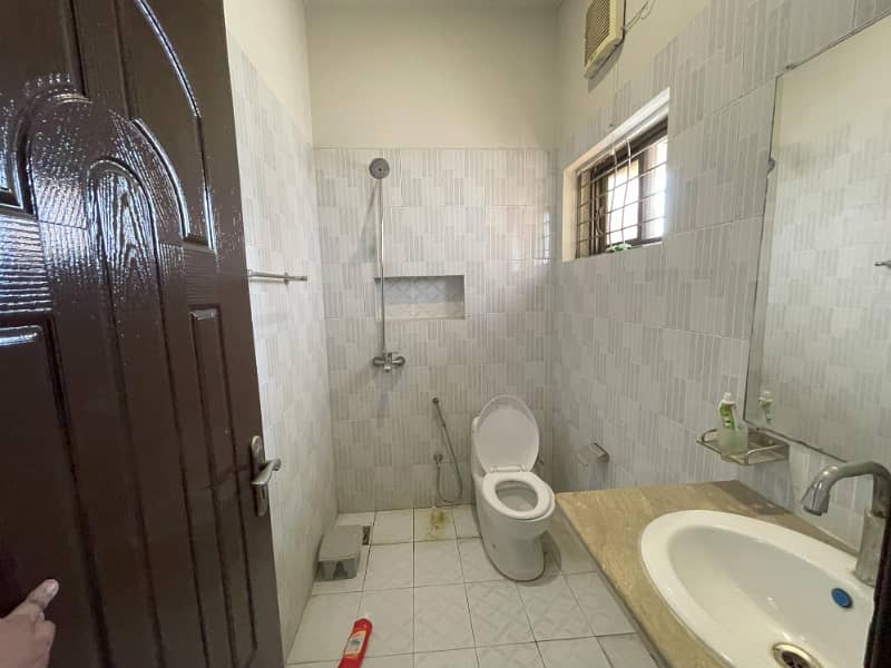 10 MARLA HOUSE NON FURNISH FOR RENT IN BAHRIA TOWN LAHORE 12