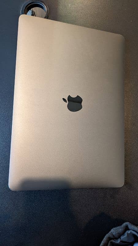 MacBook pro 2017 13 inch 1