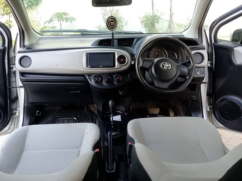 Toyota Vitz 2013 8