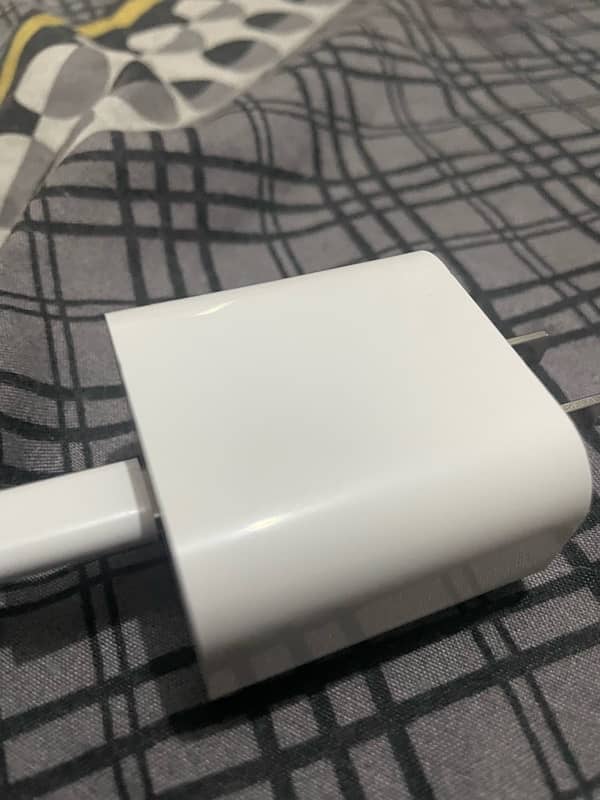 Apple orignal charger 4