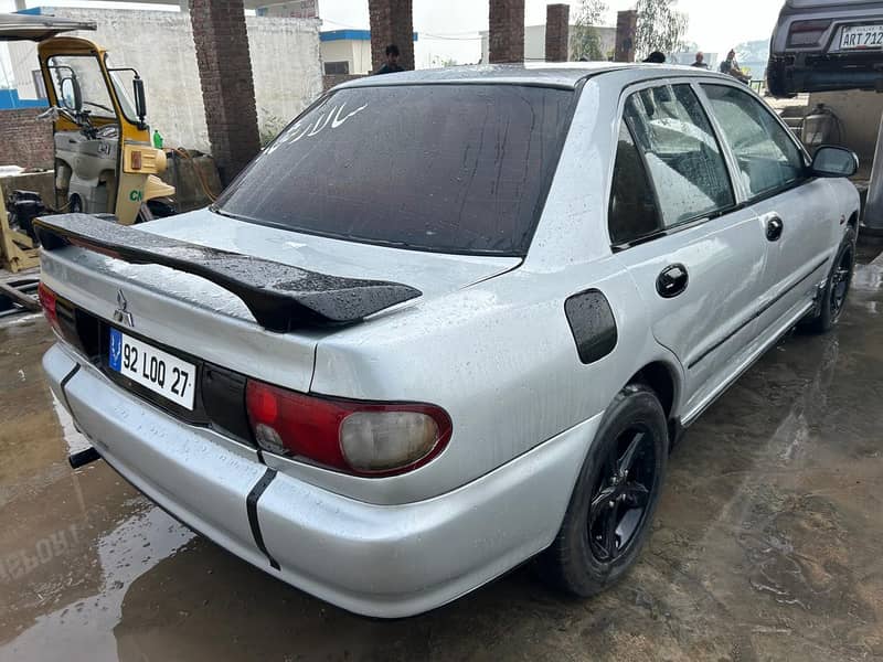 Mitsubishi Lancer 1992 17