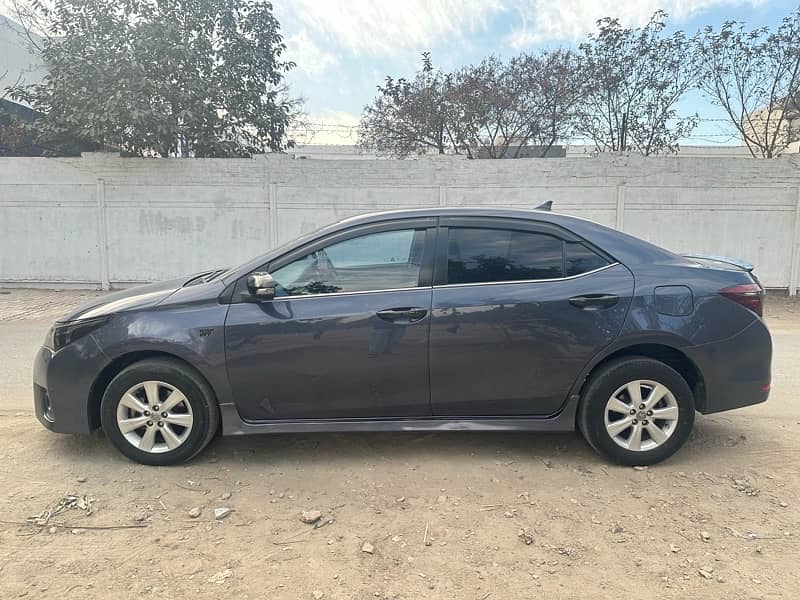 Toyota Altis Grande 2015 1