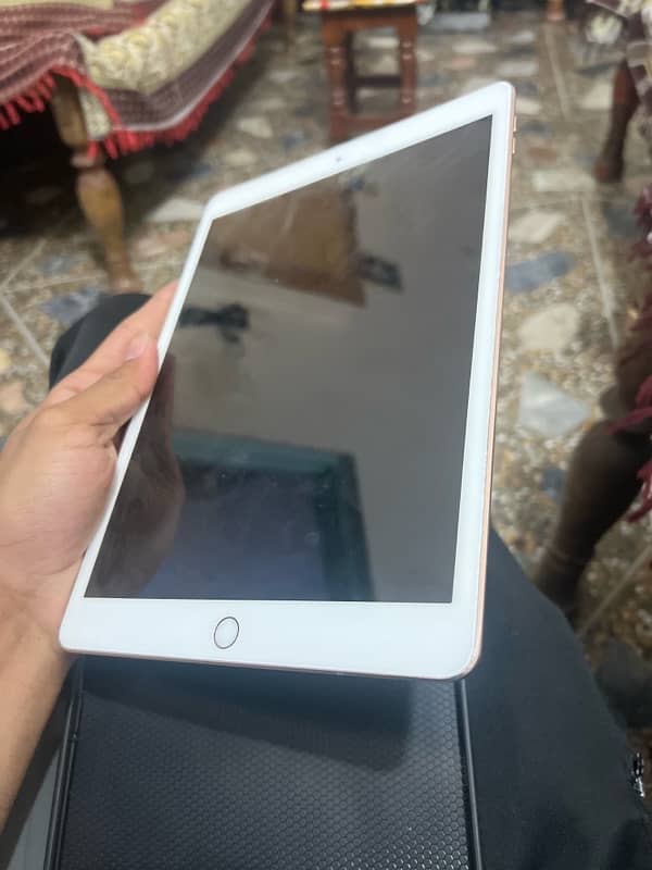 ipad 8th(generation) 128GB Golden colour 2