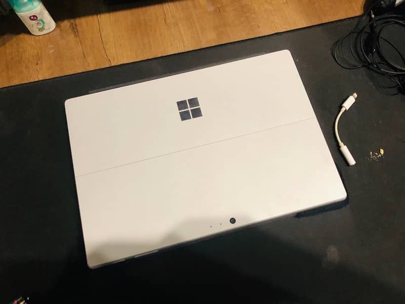 Microsoft Surface Pro 5 - i7 (7th Generation) 1