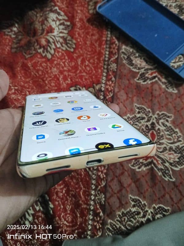 Google pixel 7pro bilkul saf ha no any foult pta approved 4