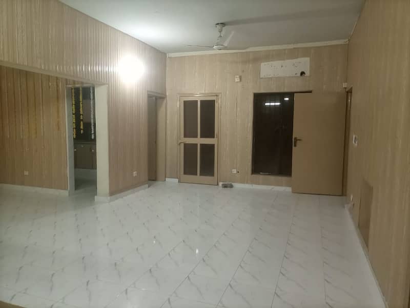 01 KANAL DESIGNER LUXURY UPPER PORTION AVAILABLE FOR RENT 4