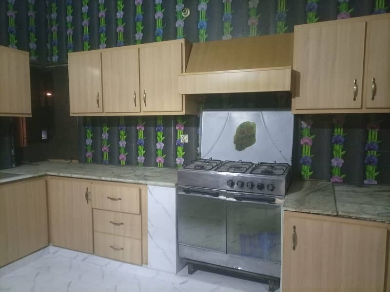 01 KANAL DESIGNER LUXURY UPPER PORTION AVAILABLE FOR RENT 7