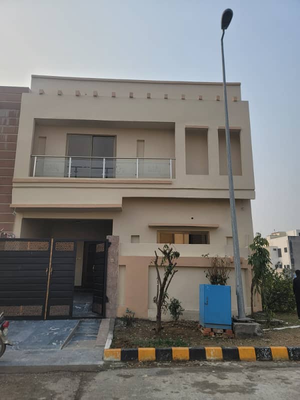 6 Marla Corner Brand New House Available For Rent 2