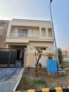 6 Marla Corner Brand New House Available For Rent