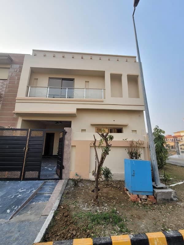 6 Marla Corner Brand New House Available For Rent 0