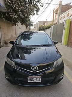 Toyota Vitz 2012 Model genuine condition