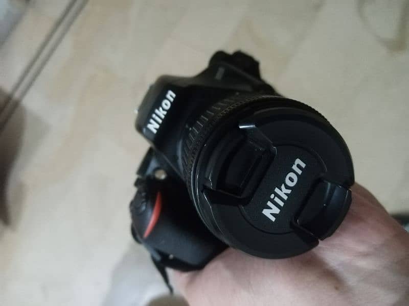 Nikon D3500 with accessories 0