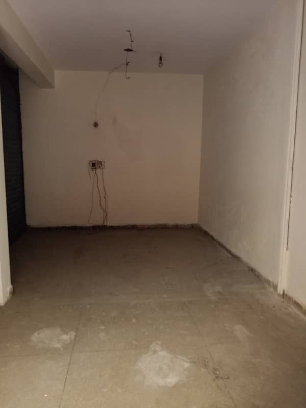 cornar shope 235 sq. fit commarcial shope for sale in main tytton rode 8